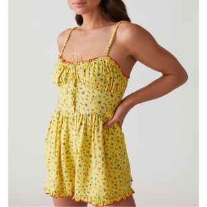 Urban Outfitters Betti Print Yellow Floral Butterfly Linen Romper Sz- M